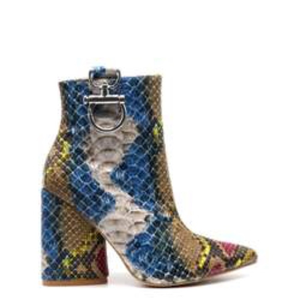 Cape Robbin Triangle Multicolor Snake-Print Bootie - Picture 6 of 8
